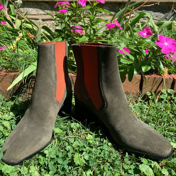 🎊HP NWOT Lori Goldstein Olive Suede Booties - 7.5 - Picture 3 of 6